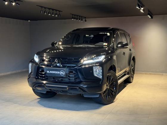 MITSUBISHI PAJERO SPORT 2.4 16V MIVEC TURBO DIESEL LEGEND BLACK AWD AUTOMÁTICO MITSUBISHI PAJERO SPORT 2.4 16V MIVEC TURBO DIESEL LEGEND BLACK AWD AUTOMÁTICO